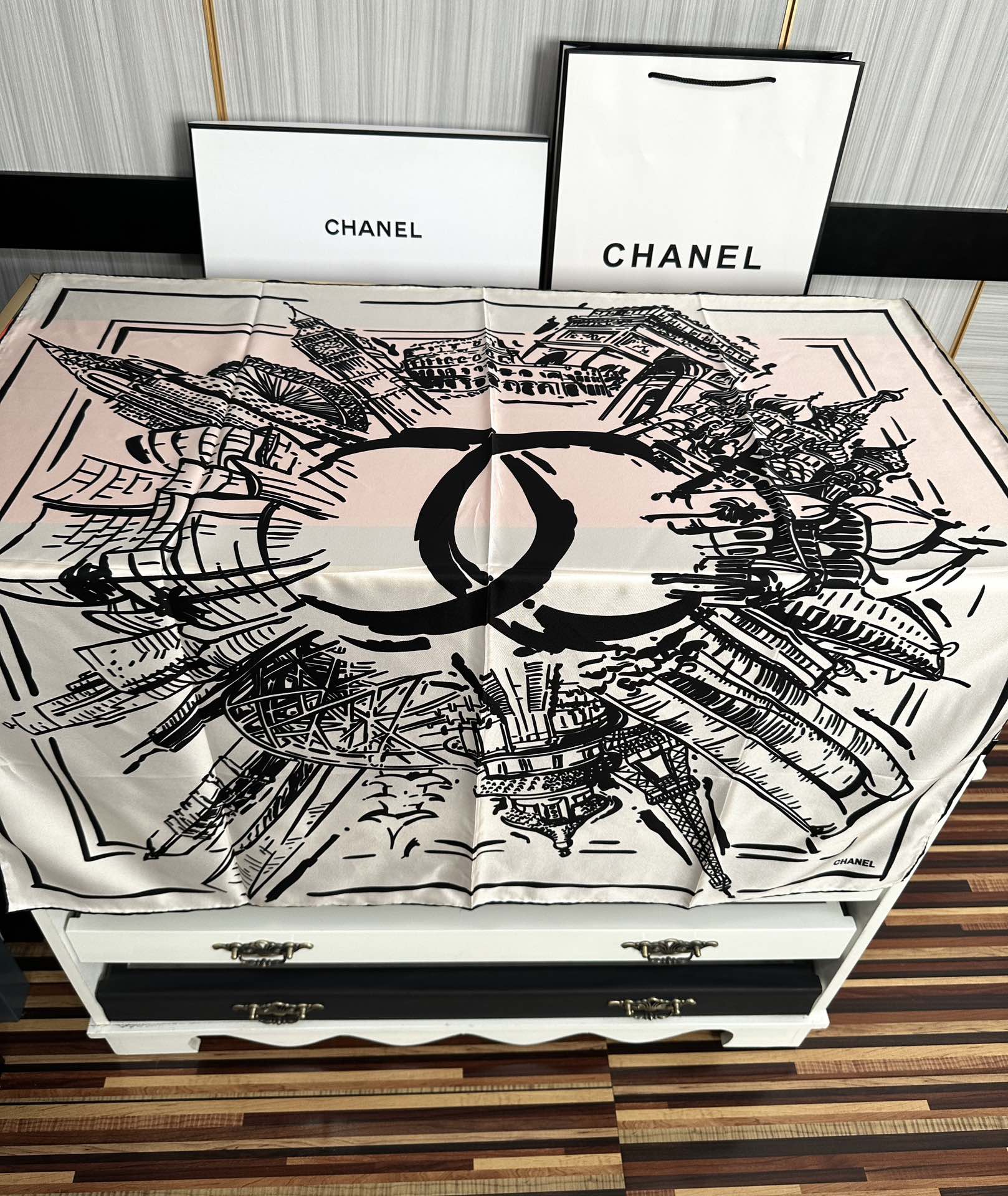 TOP CHANEL City Buildings Square Scarves 90 x 90 cm - 2 Colors