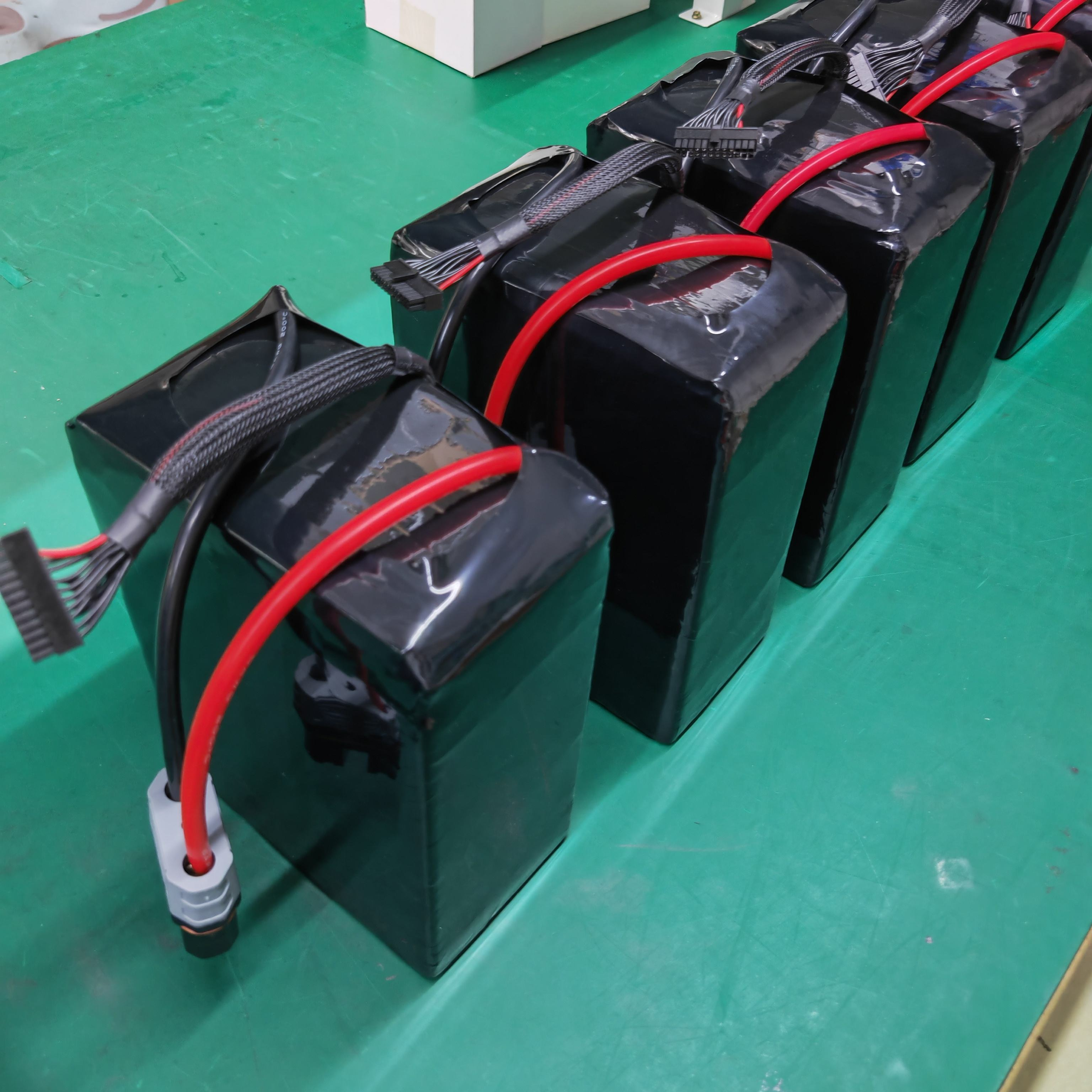 Semi-solid battery 6/12S 22.2/44.4V 33000mAh 10/5C 400Wh/kg FPV drone battery pack - lipowbattery