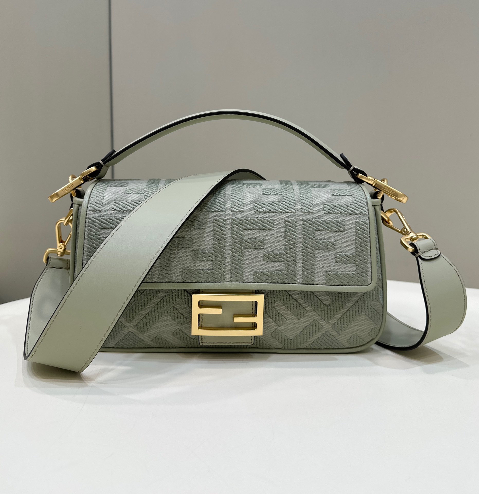TOP FENDI FENDI Baguette Canvas Bag - Light Green
