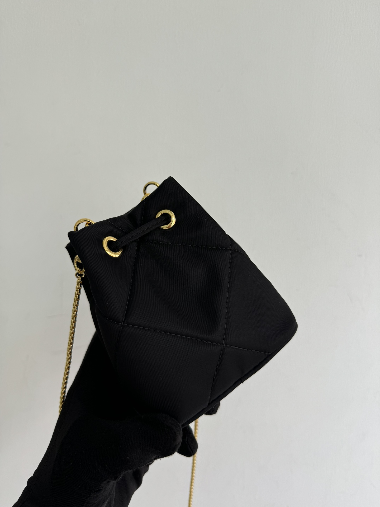 TOP PRADA Re-Nylon Mini-Pouch 10 x 12 x 7 cm- Black