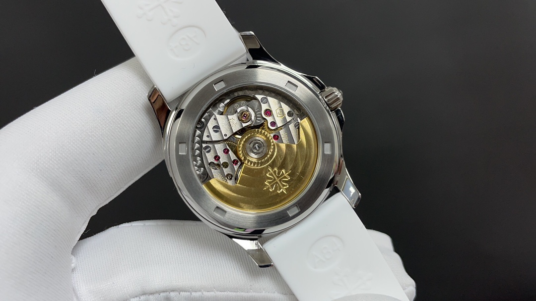 TOP Patek Philippe AQUANAUT Women's 35.6mm Watch - White with Silver