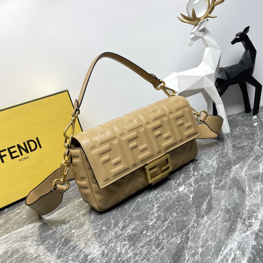 TOP FENDI Leather Baguette Bags 26-6-13cm - Beige