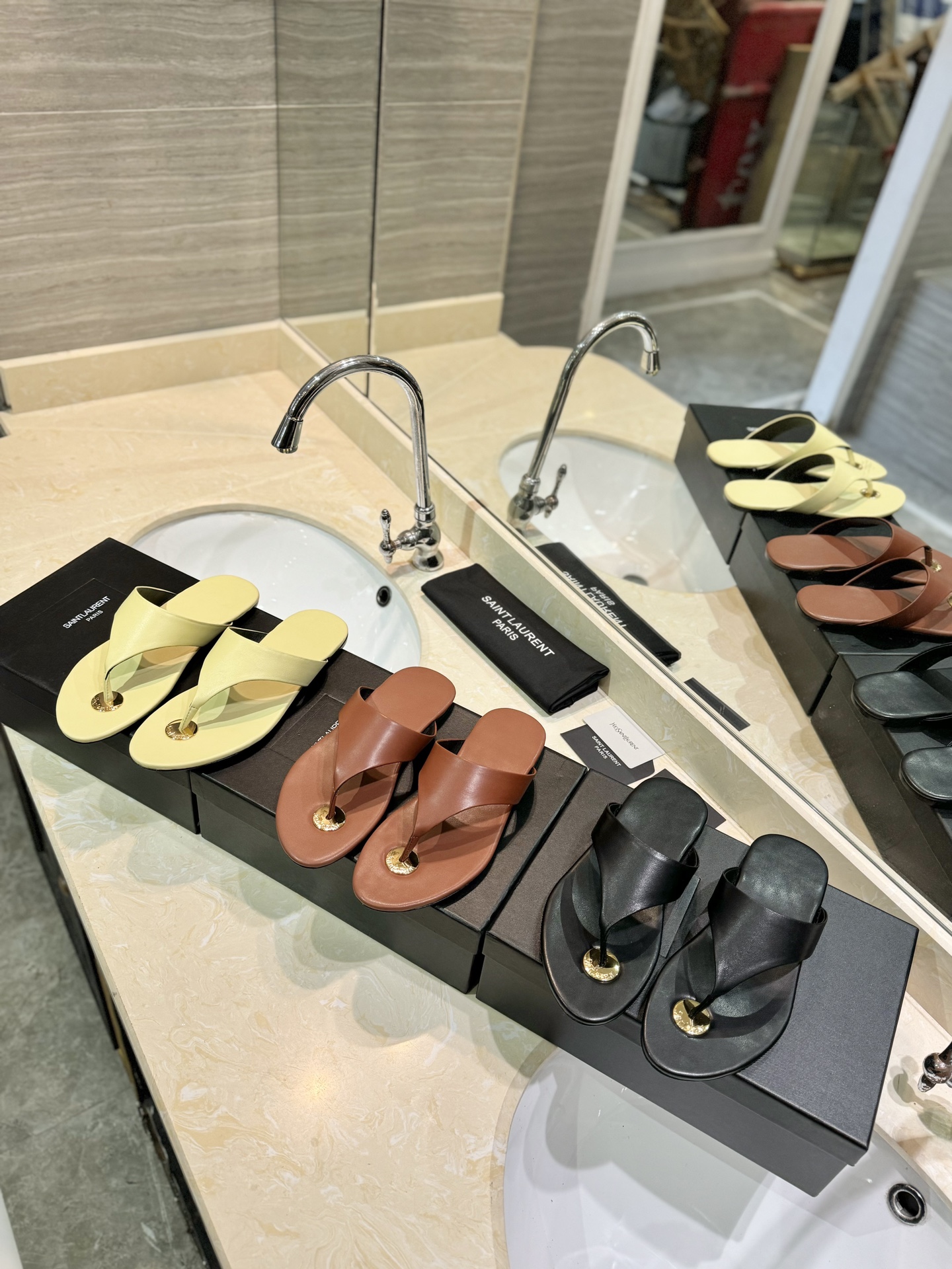 TOP Yves Saint Laurent YSL Flip Flops - 3 Color