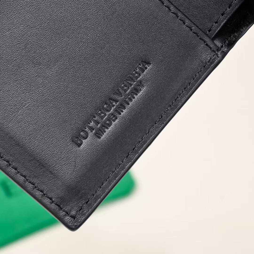 Bottega Veneta Intrecciato Small Bi-Fold Wallet (Replica)