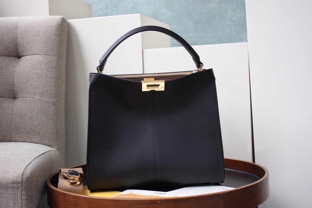 TOP FENDI  Peekaboo Medium X-Lite Bag - Black