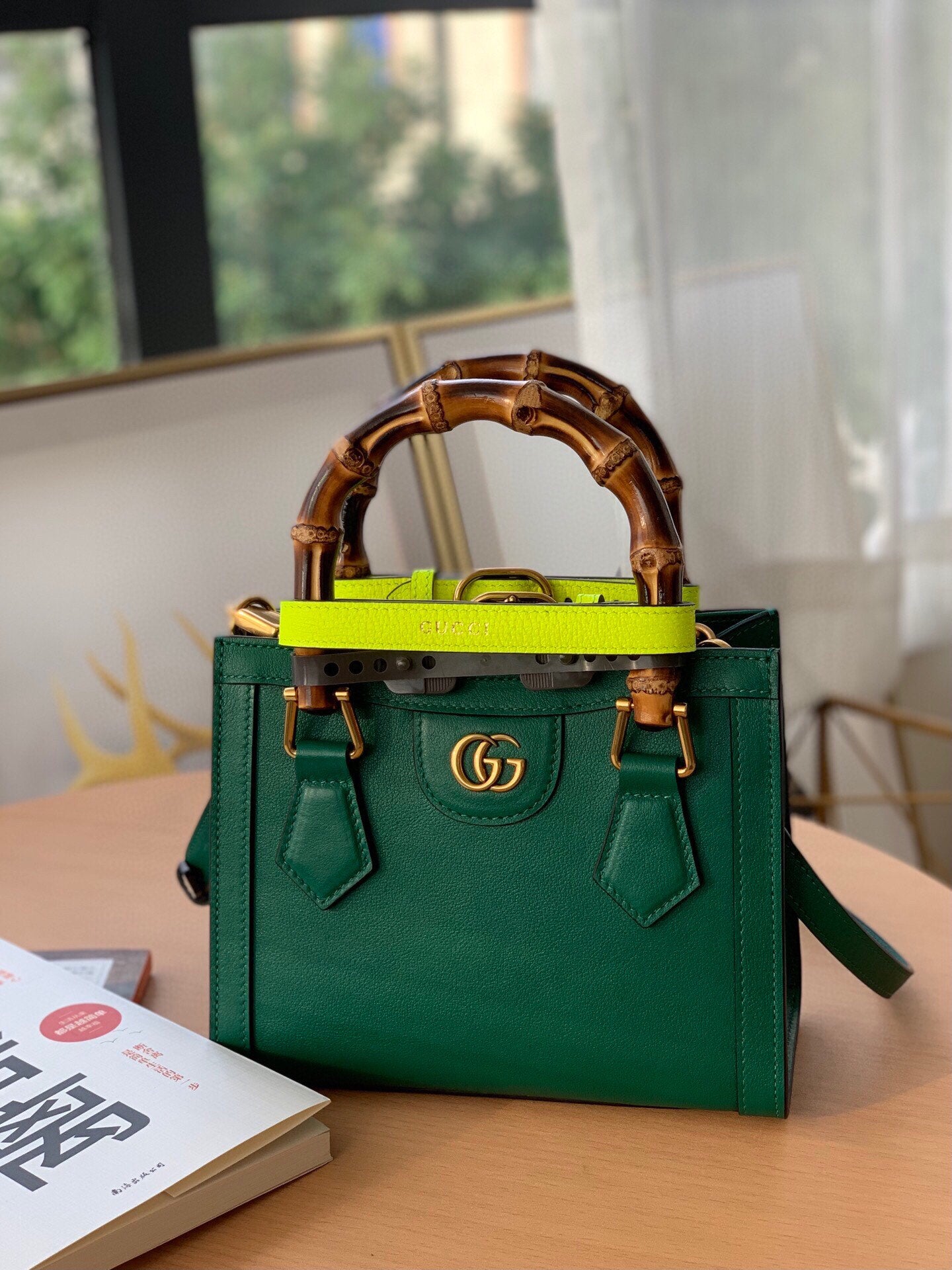 TOP GUCCI Diana Small Bag - Green