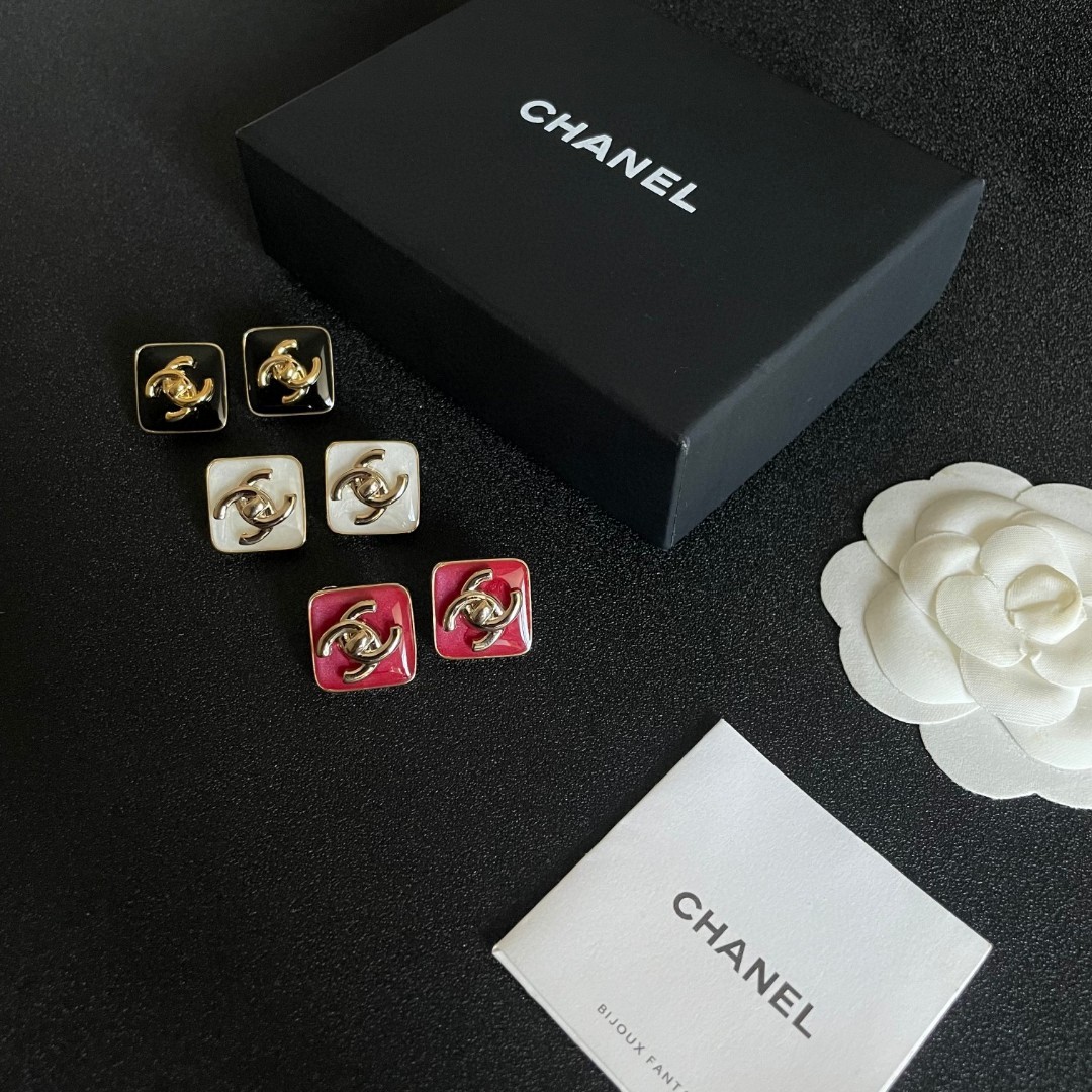 TOP CHANEL Earrings - 3 Colors