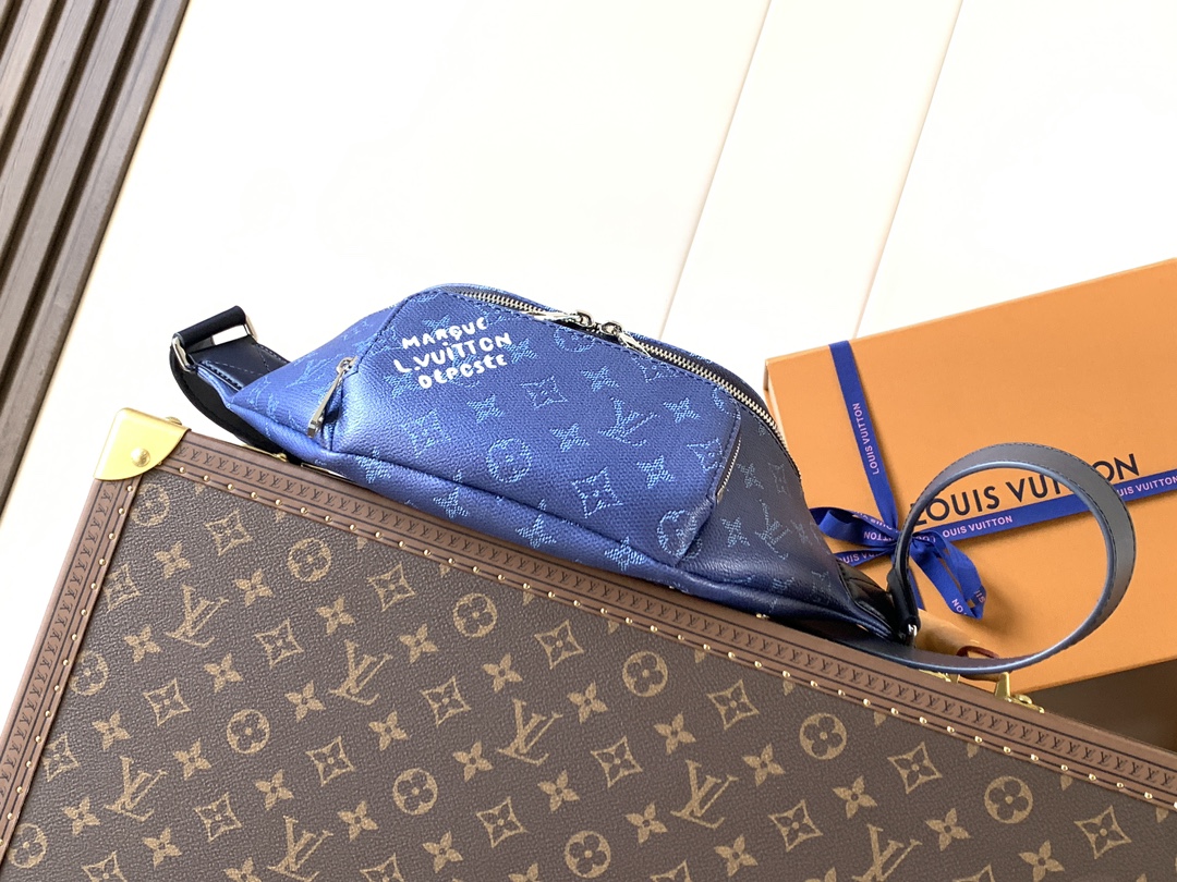 TOP Louis Vuitton LV Monogram Shadow Rush Bag Calfskin 30x15x8cm - 2 Colour