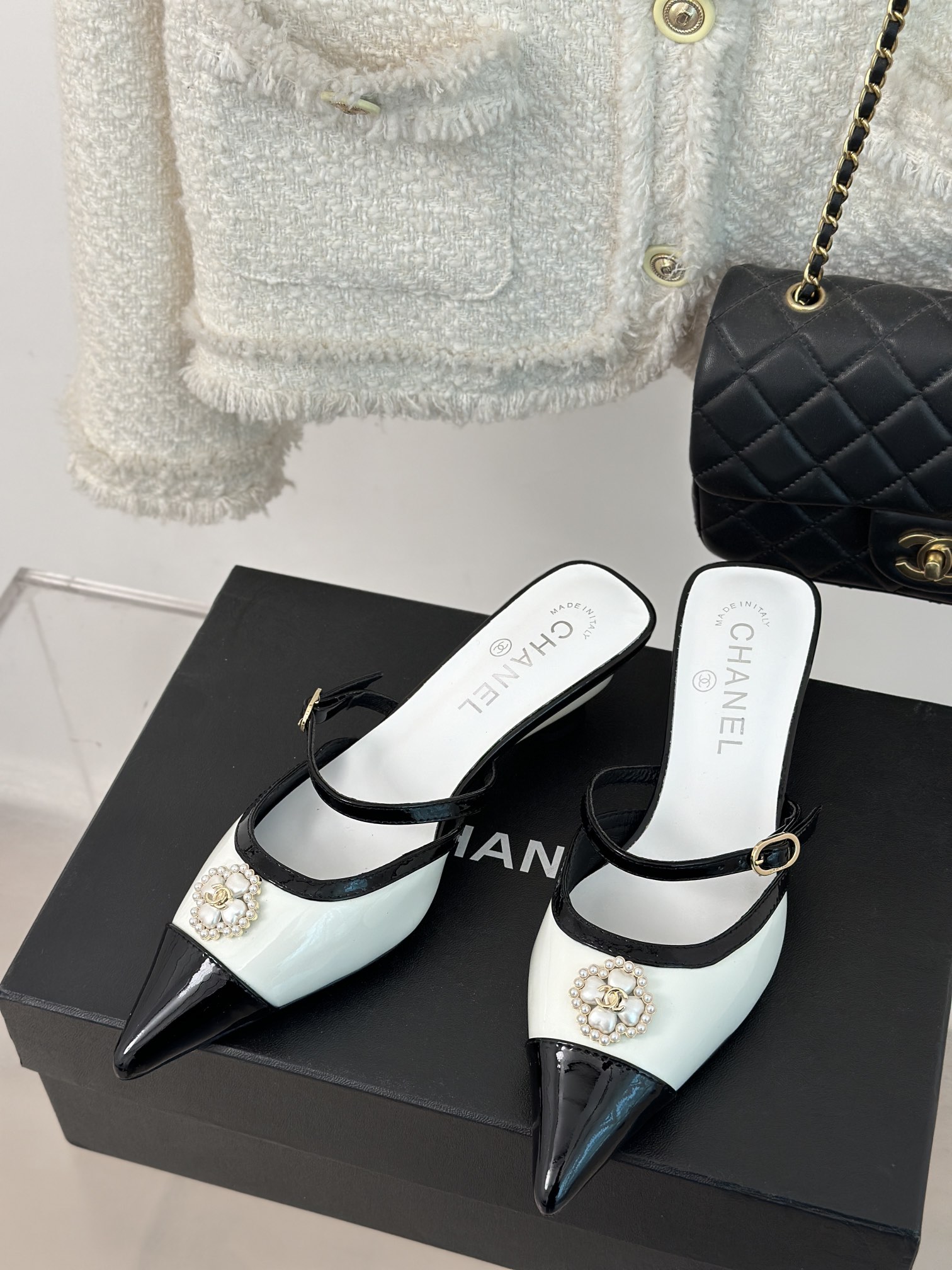 TOP CHANEL CC Clover Pearl Slides - 3 Color