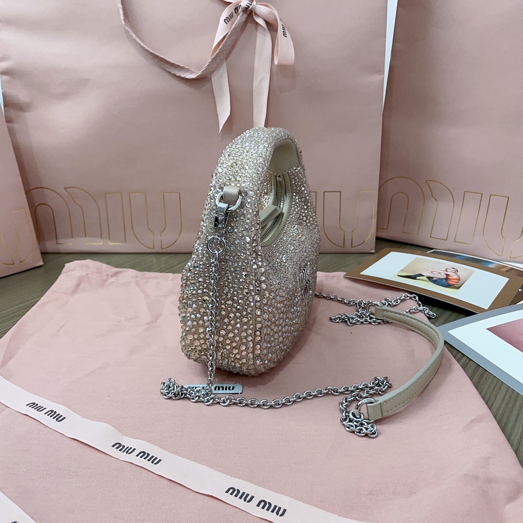 TOP Miu Miu Mini Diamond Bag 17 X 10 X 6 cm - 2 Color