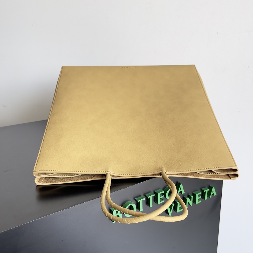 TOP Bottega Veneta BV Leather Shopping bag