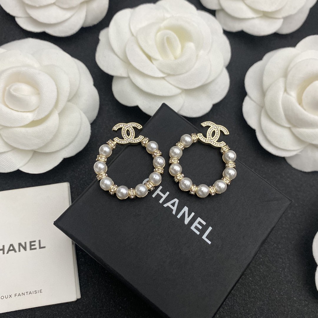 TOP CHANEL Earrings - Gold