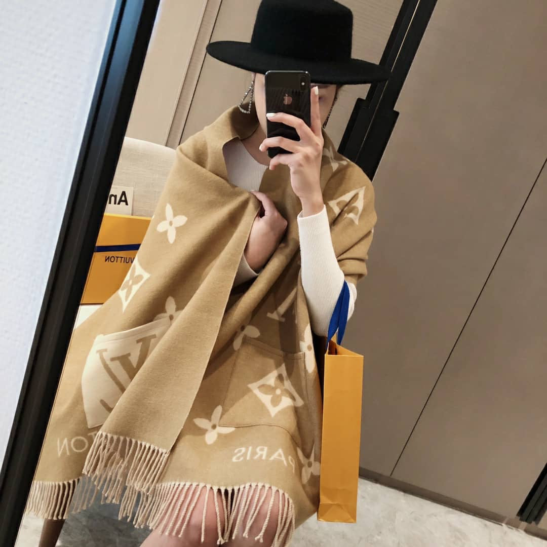 TOP Louis Vuitton LV LV Scarf With Pockets