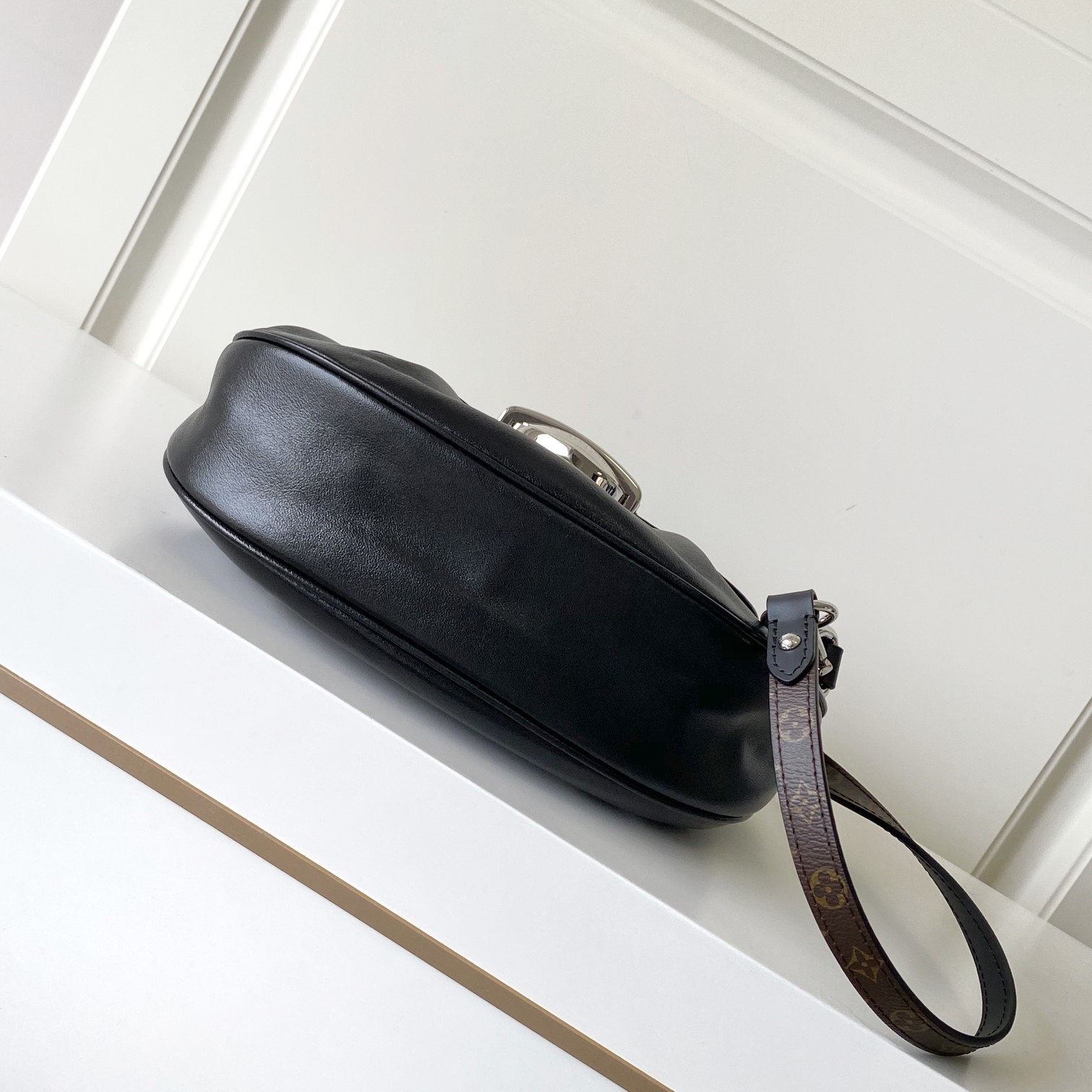 TOP Louis Vuitton LV SUNSET VIBE Bag 27x18x3cm - Black