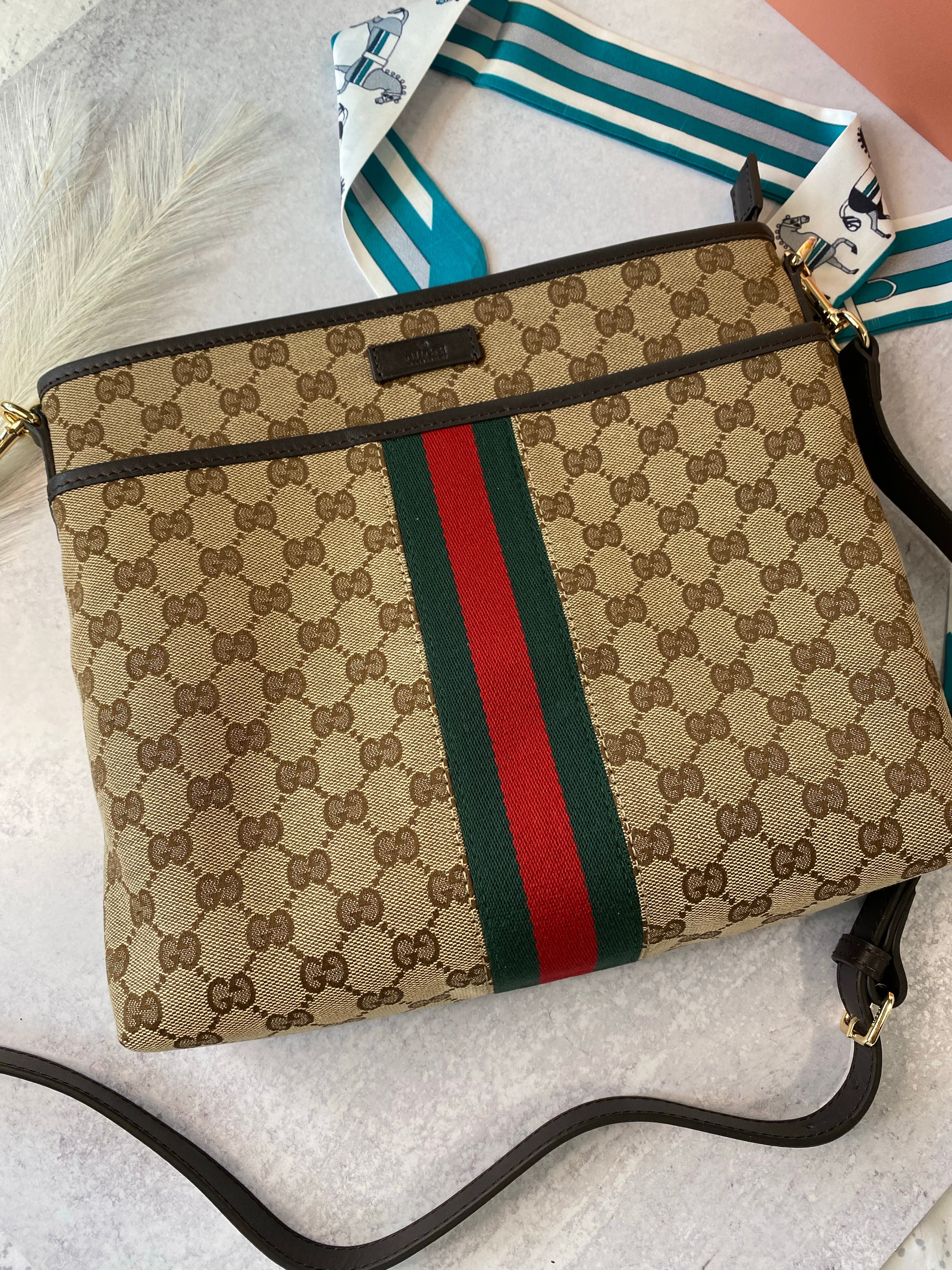 TOP GUCCI Canvas Web Messenger Bag