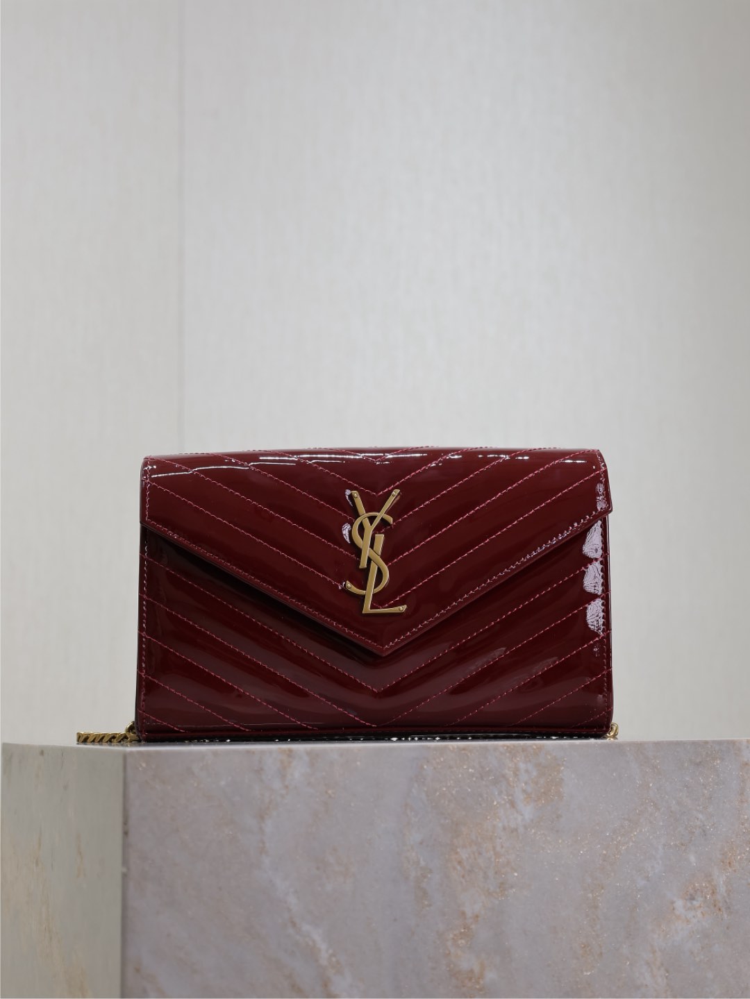 TOP Yves Saint Laurent YSL Wallet on Chain in Patent Leather 22.5x14x4cm - Red&GHW