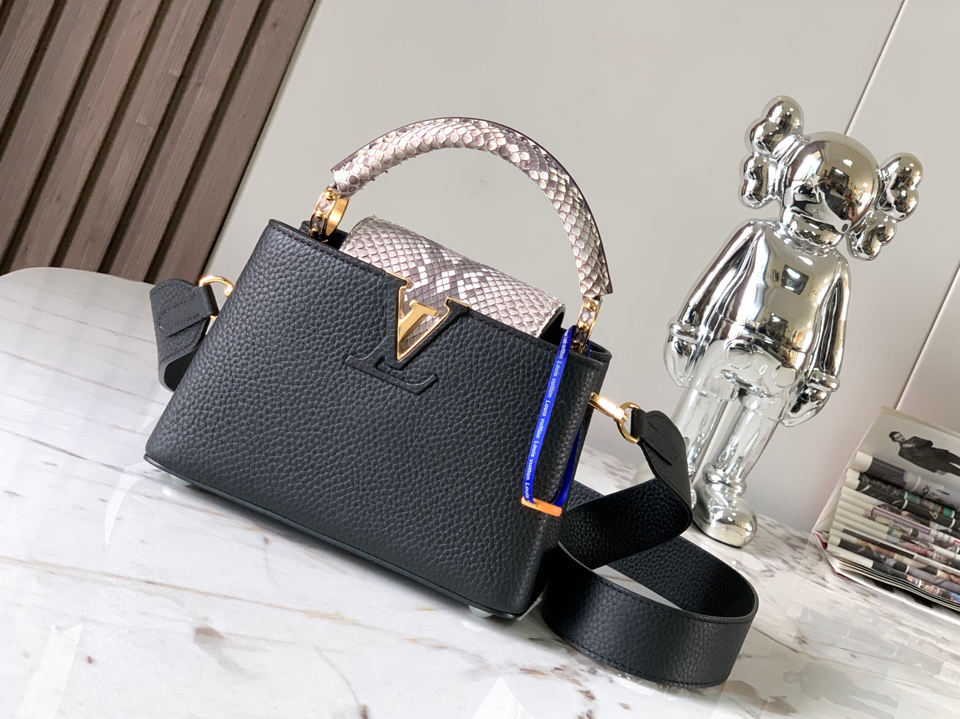 TOP Louis Vuitton LV Capucines Python Gold Buckle Bag - Black