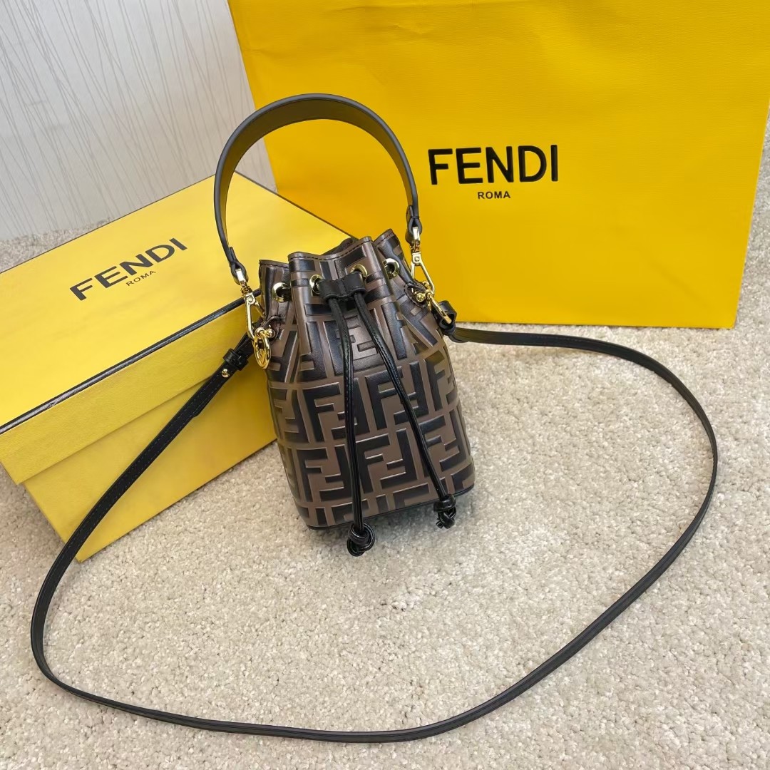 TOP FENDI Mon Tresor Leather Bucket Bags