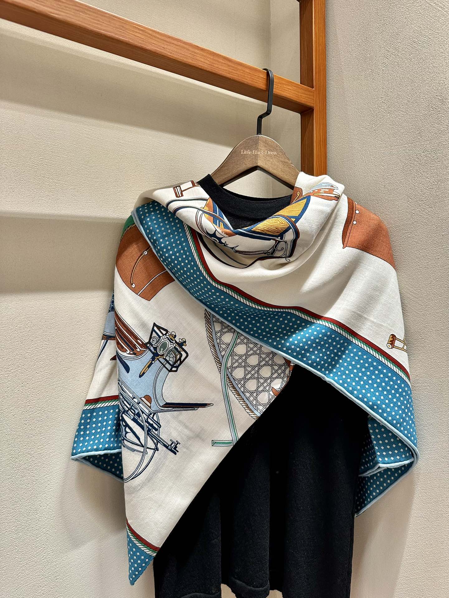 TOP HERMES Holiday Carriage Square Scarf 140 x 140 cm - 2 Colours