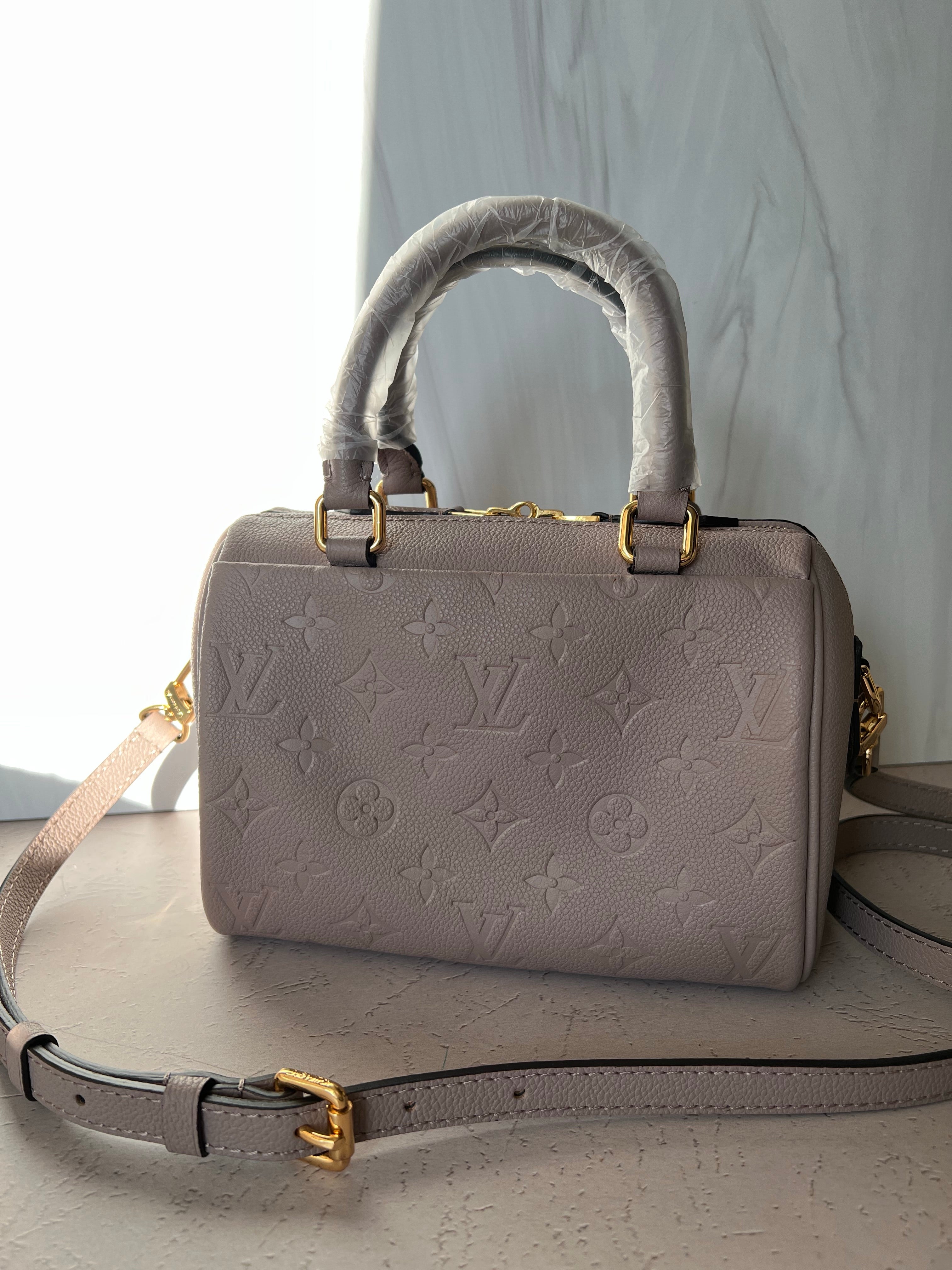 TOP Louis Vuitton LV  Speedy Bag 20x13.5x12cm - Turtle Dove