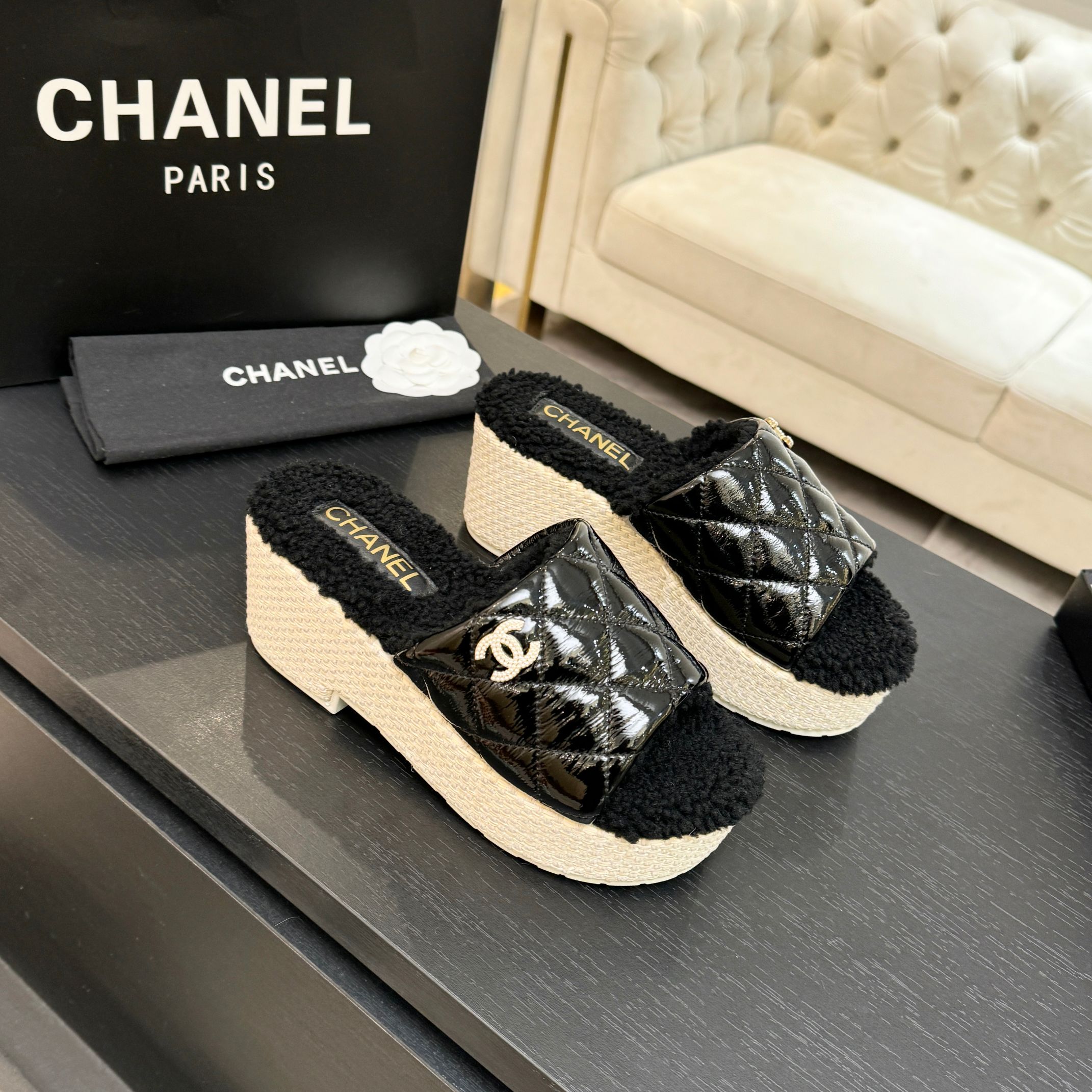 TOP CHANEL Fur Slippers - 2 Colors