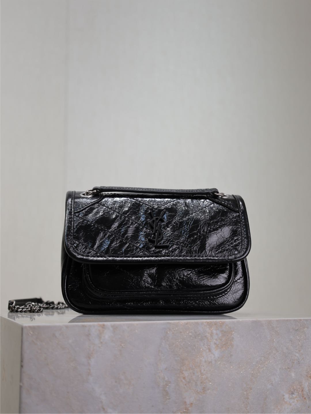 TOP Yves Saint Laurent YSL Niki Bag Waxy Leather 18x12.5x5cm - Black
