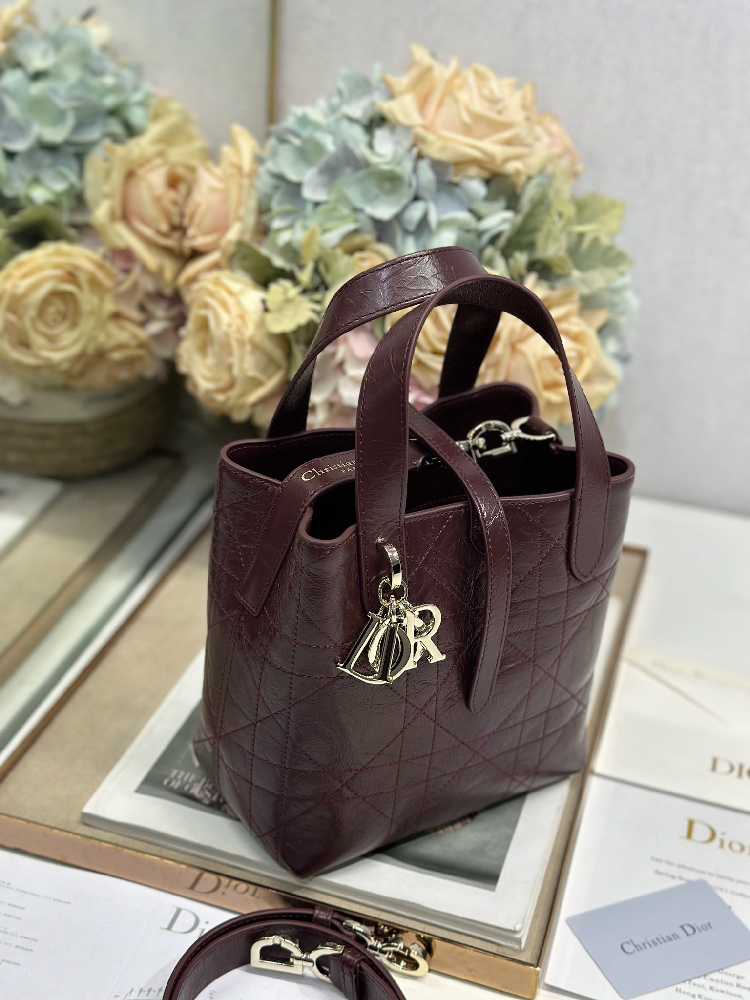 TOP Christian Dior Toujours Bag Wrinkled Leather 18.5x18.5x12cm/23x24x16cm - 2 Color