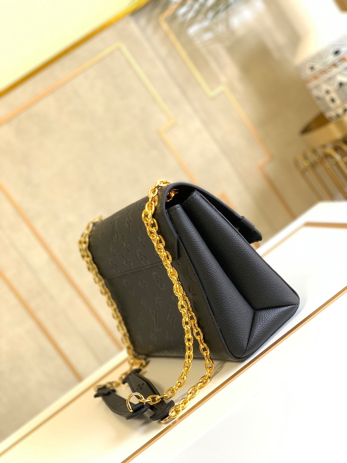 TOP Louis Vuitton LV L*V Vavin BB PM Empreinte Bag 25.0 x 17.0 x 9.5 cm  - Black