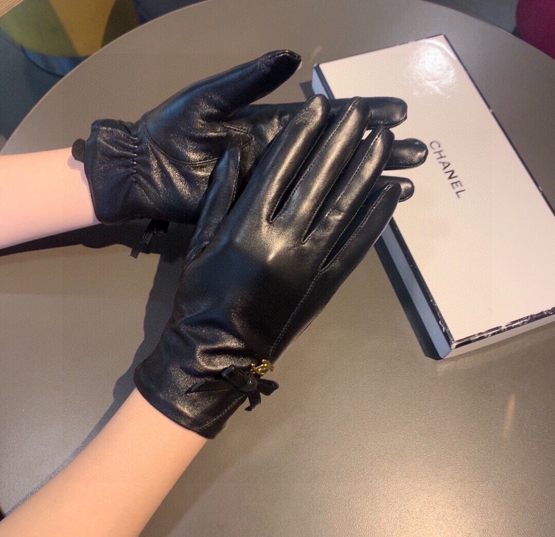 TOP CHANEL Sheepskin Gloves with Bow Tie - Black