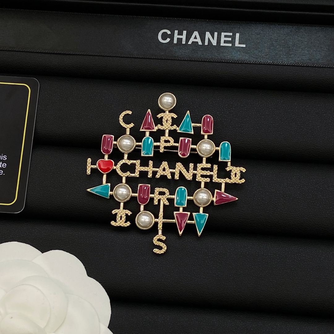 TOP CHANEL Brooch - 2 Colors