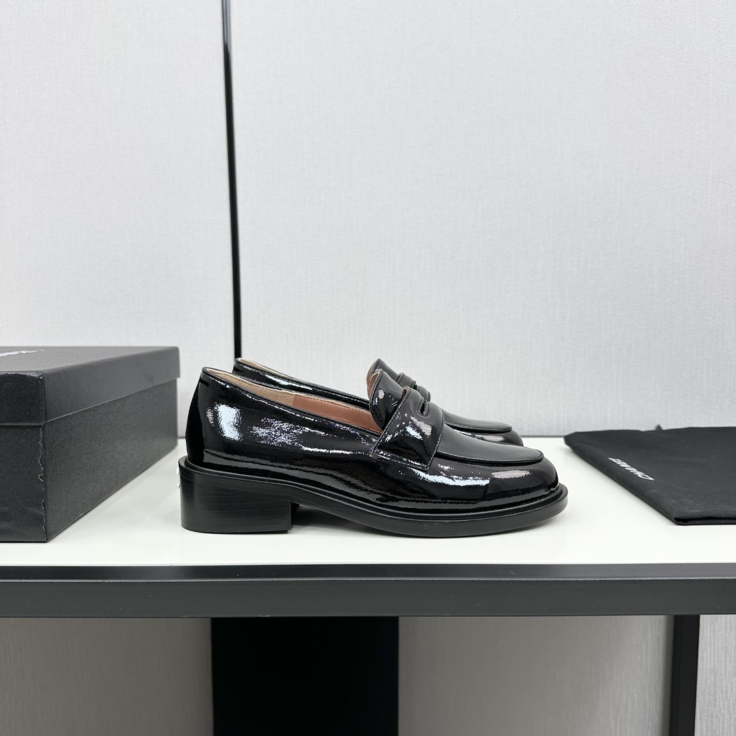 TOP CHANEL Loafers - 4 Color