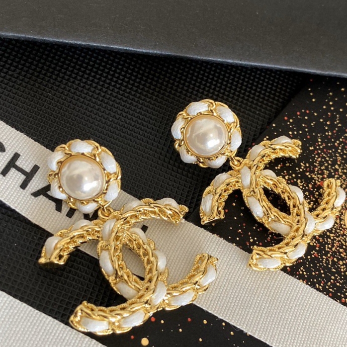 TOP CHANEL Double C and Flower Earrings