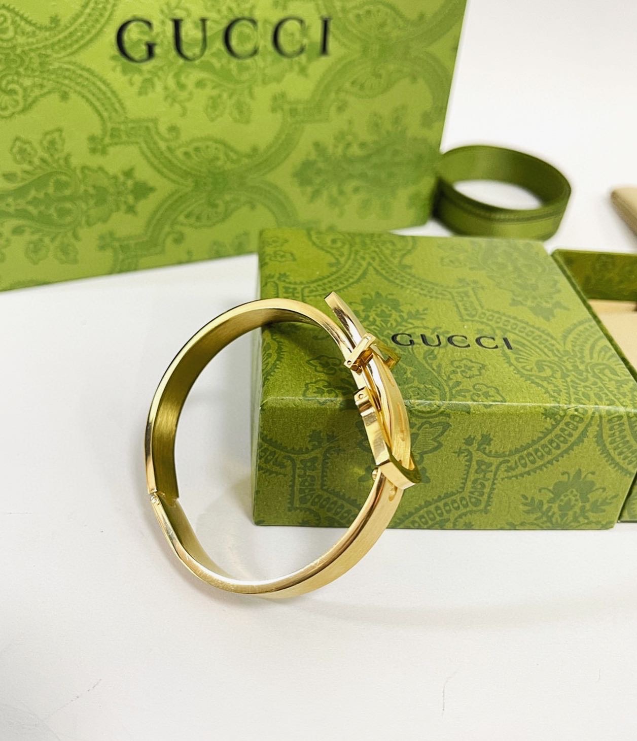 TOP GUCCI Buckle Bracelet - Gold