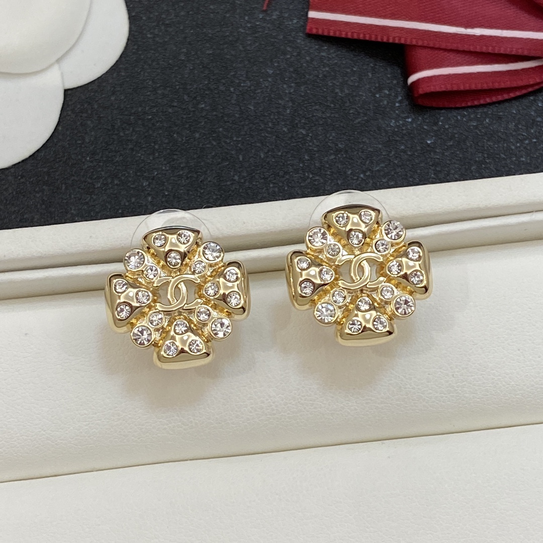 TOP CHANEL CC Flower Earrings - Gold