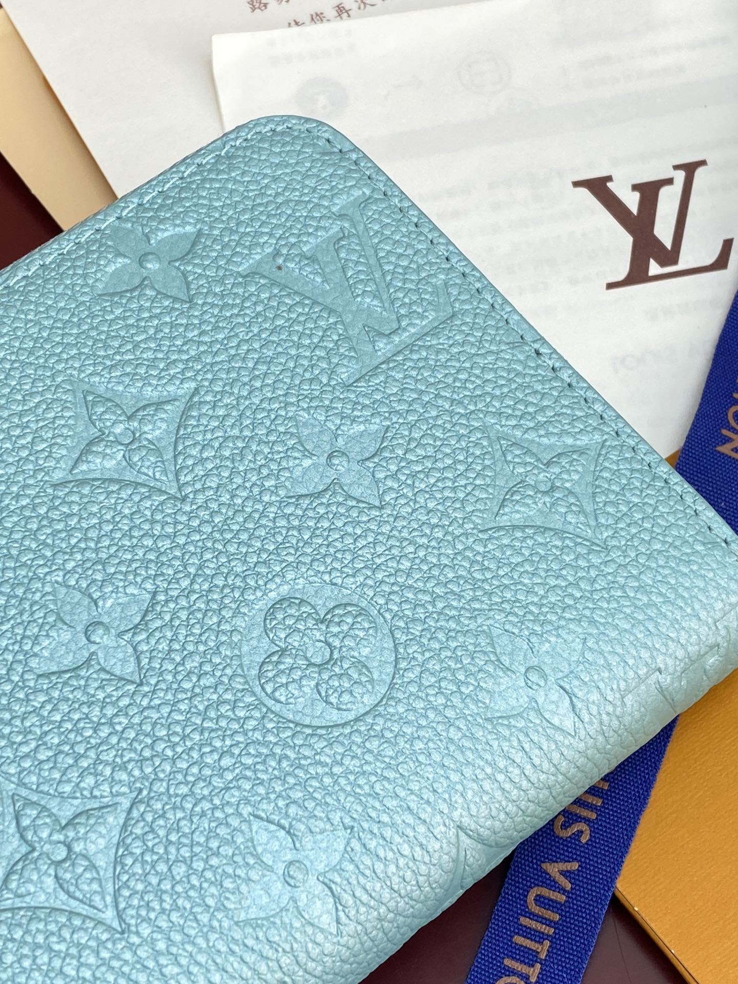 TOP Louis Vuitton LV Zip Wallet 19.5x10.5x2.5cm - Pearlescent Blue