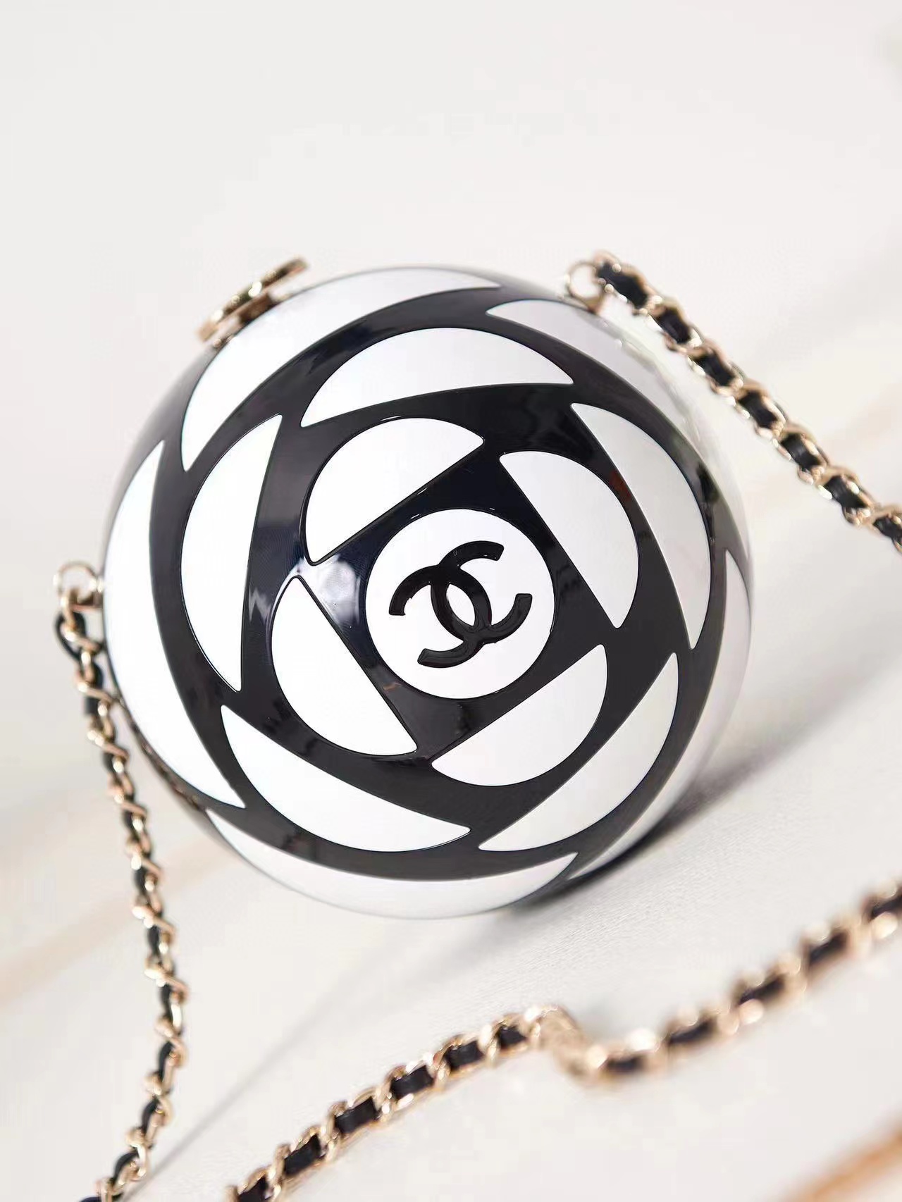 TOP CHANEL 𝐂𝐡𝐚𝐧𝐞𝐥 𝐒𝐒 2023 Evening Bag - Black