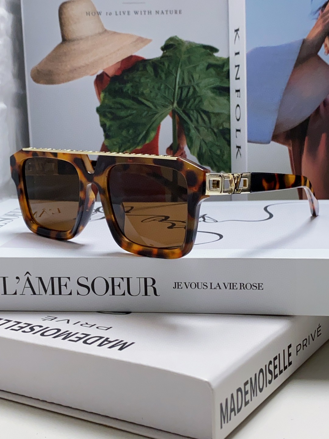 TOP Louis Vuitton LV Sunglasses - 3 Color