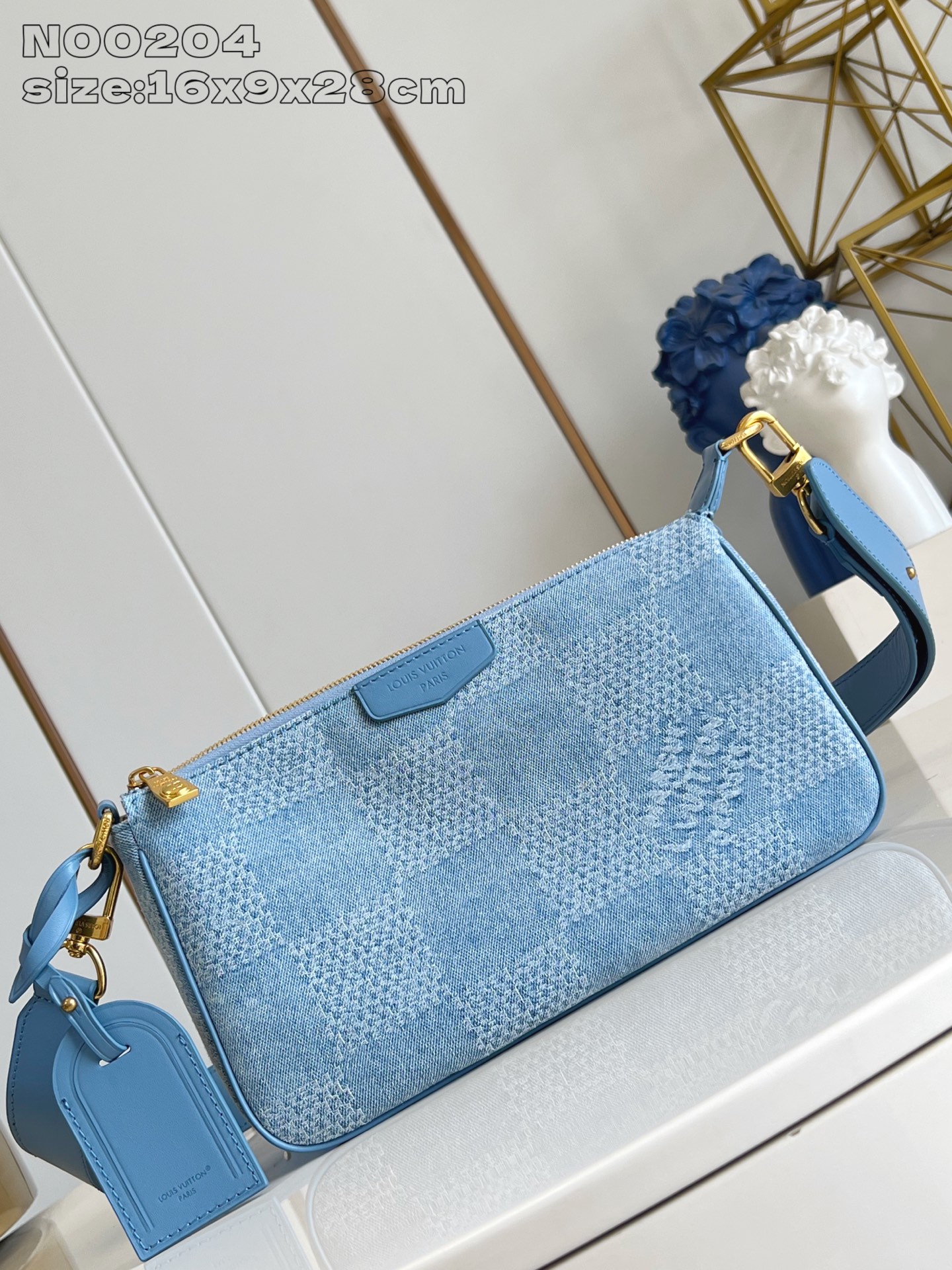 TOP Louis Vuitton LV Pochette Accessoire XL  Handbag 16.5 x 9 x 28 cm - Blue
