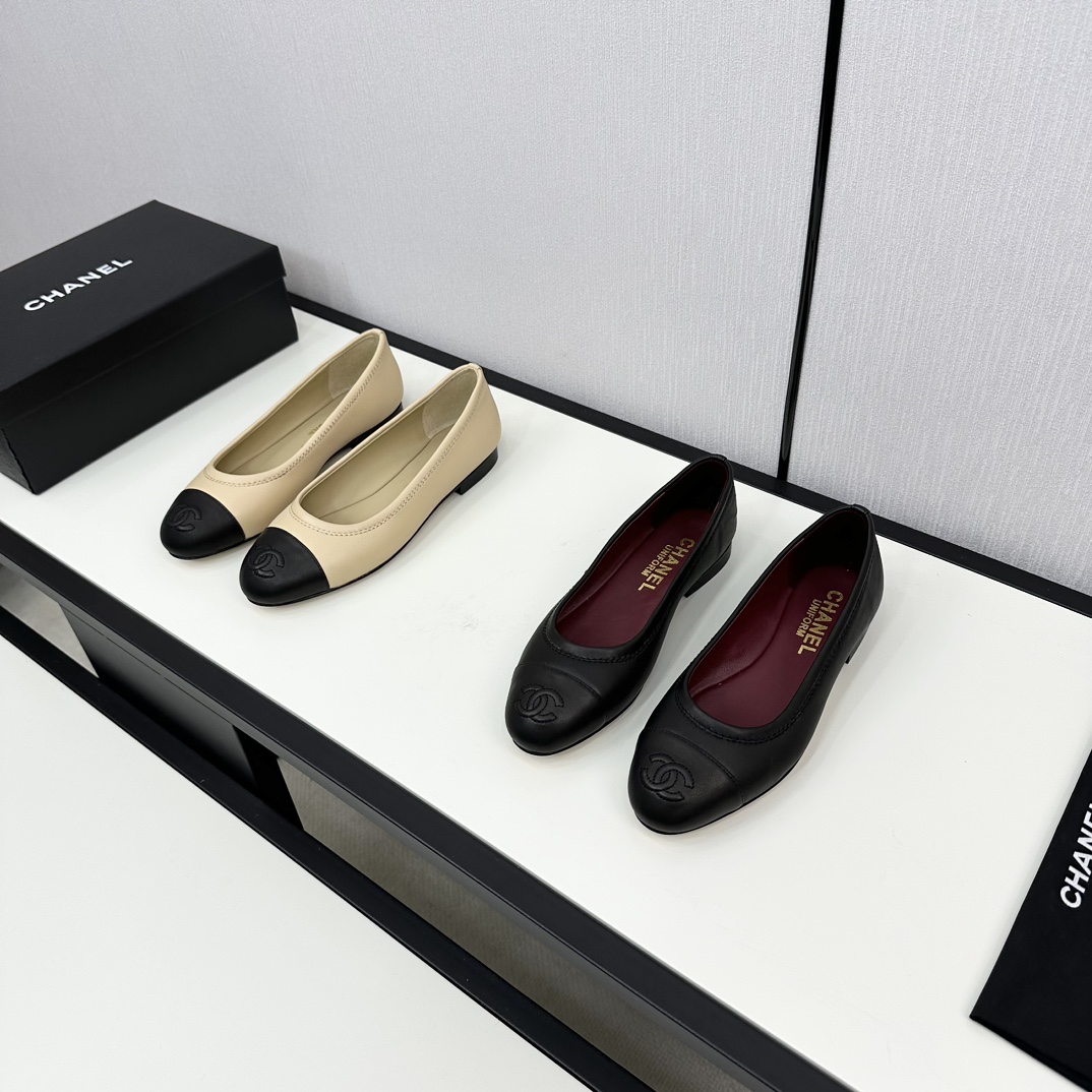 TOP CHANEL Flat Shoes - 2 Color