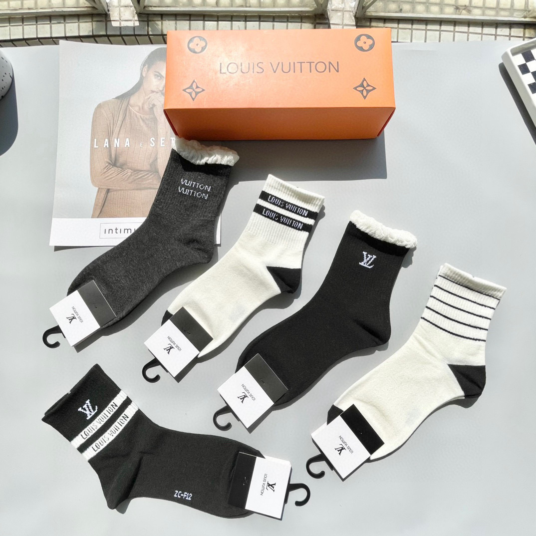 TOP Louis Vuitton LV Socks - 5 Pieces as a Set