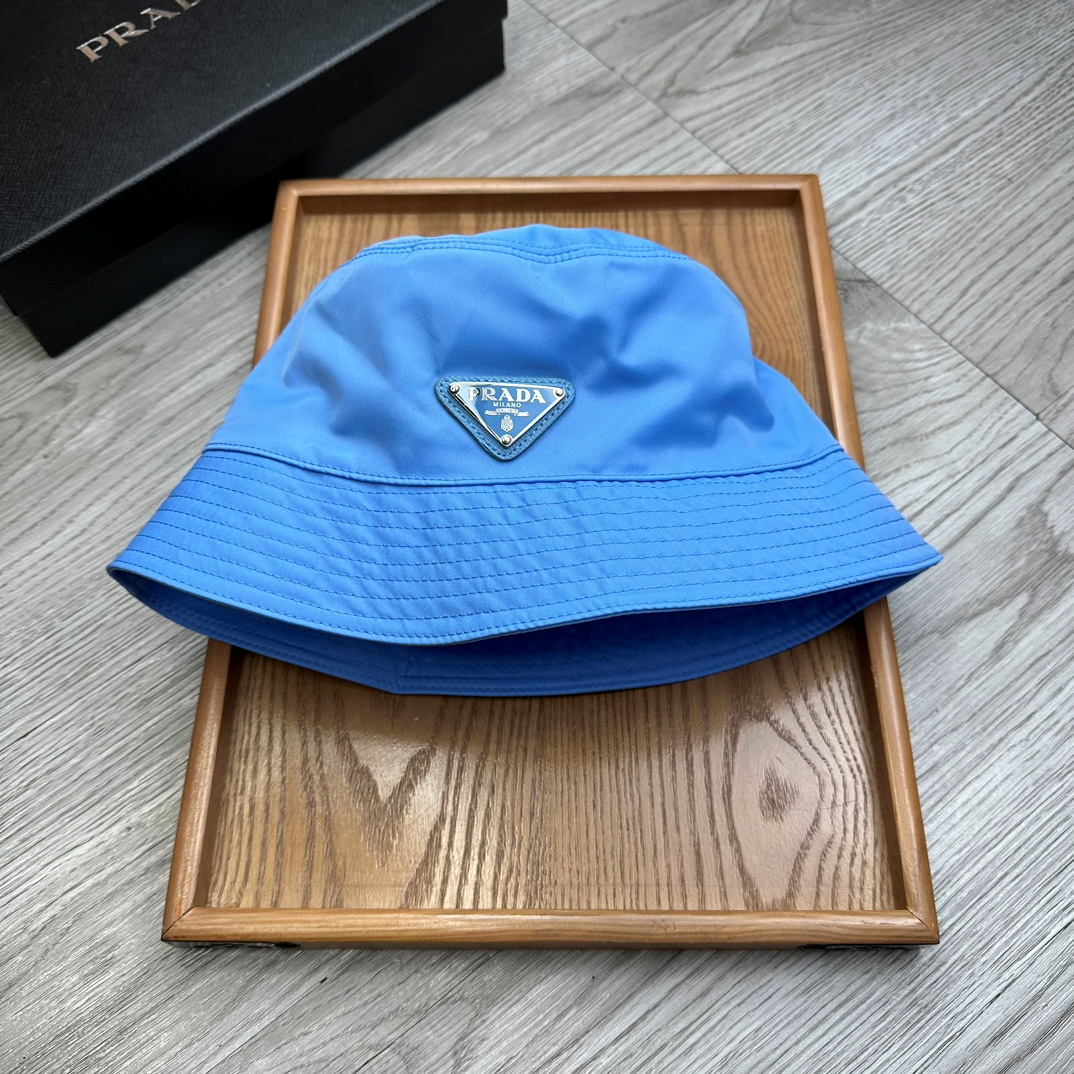 Prada Flat Top Classic Triangle Labeled Iron Fisherman's Hat Sunhat （Replica）