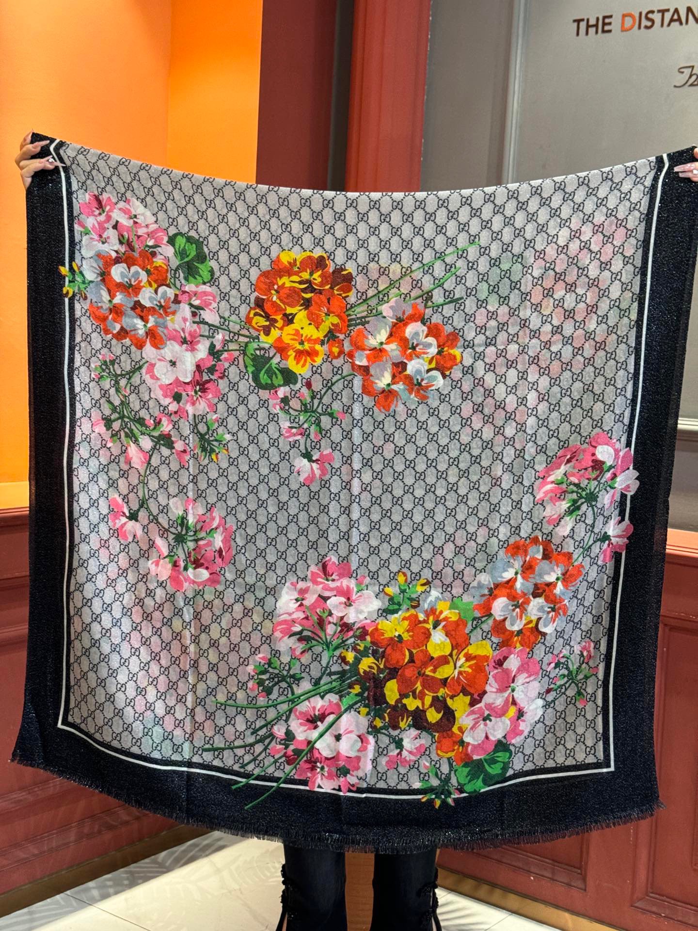 TOP GUCCI Flowers Scarf 110×200 cm - 2 Color