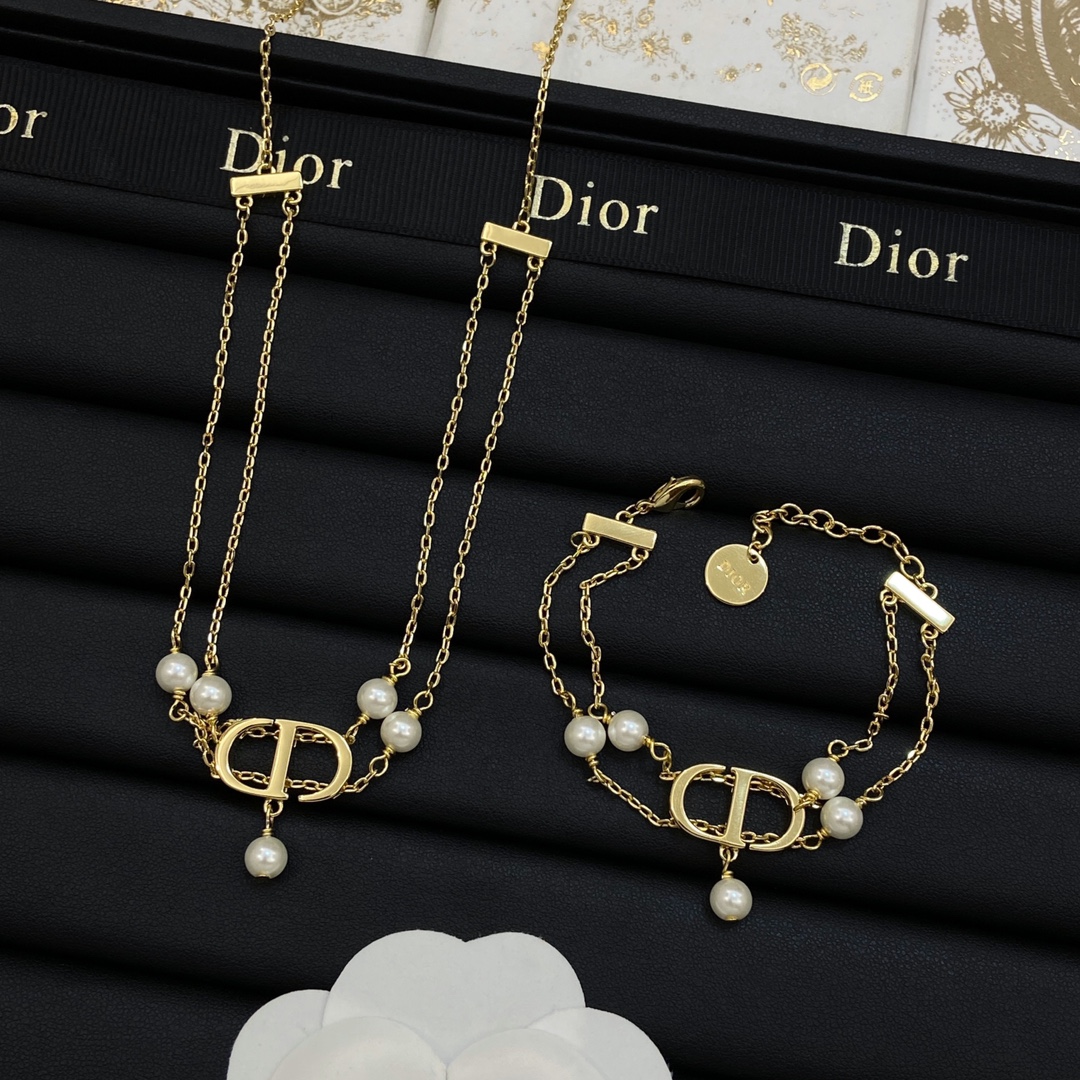 TOP Christian Dior Bracelet + Necklace - Gold
