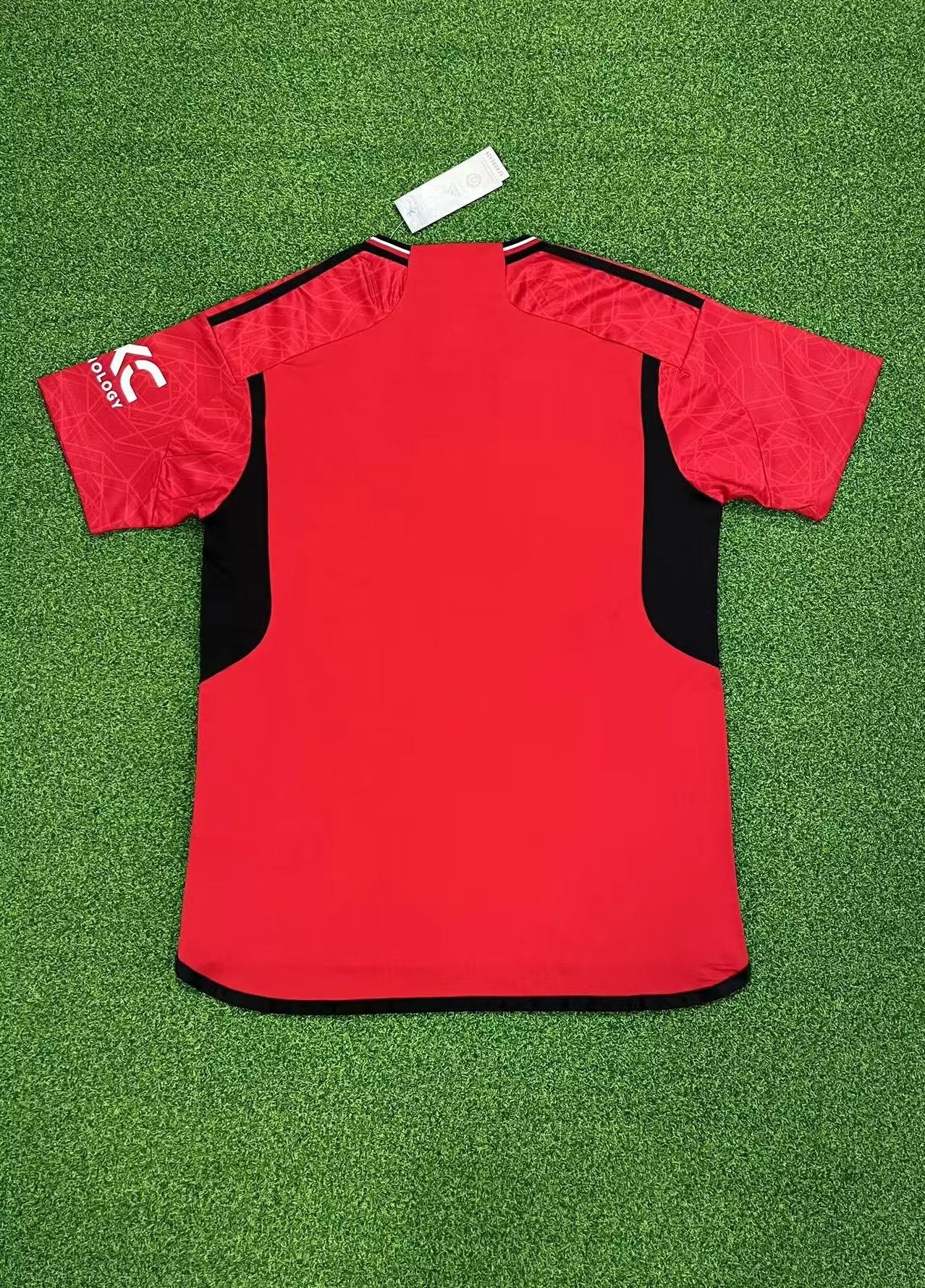 2425 Manchester United  Home  jersey.Player embroidery version