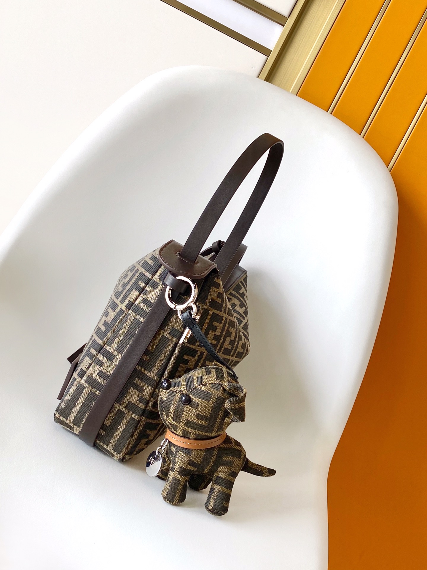 TOP FENDI Simply Fendi Shoulder Bag 34.5×4.5x20CM - Brown