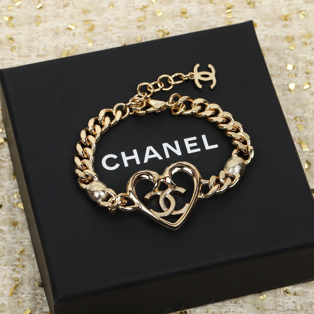 TOP CHANEL Love Bracelet - Gold