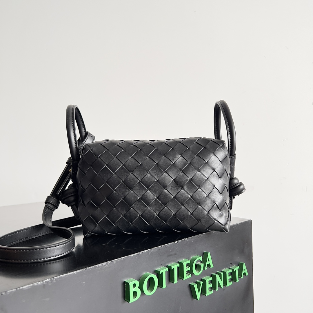TOP Bottega Veneta BV Classic Woven Bag 19*12*9cm - 2 Colors