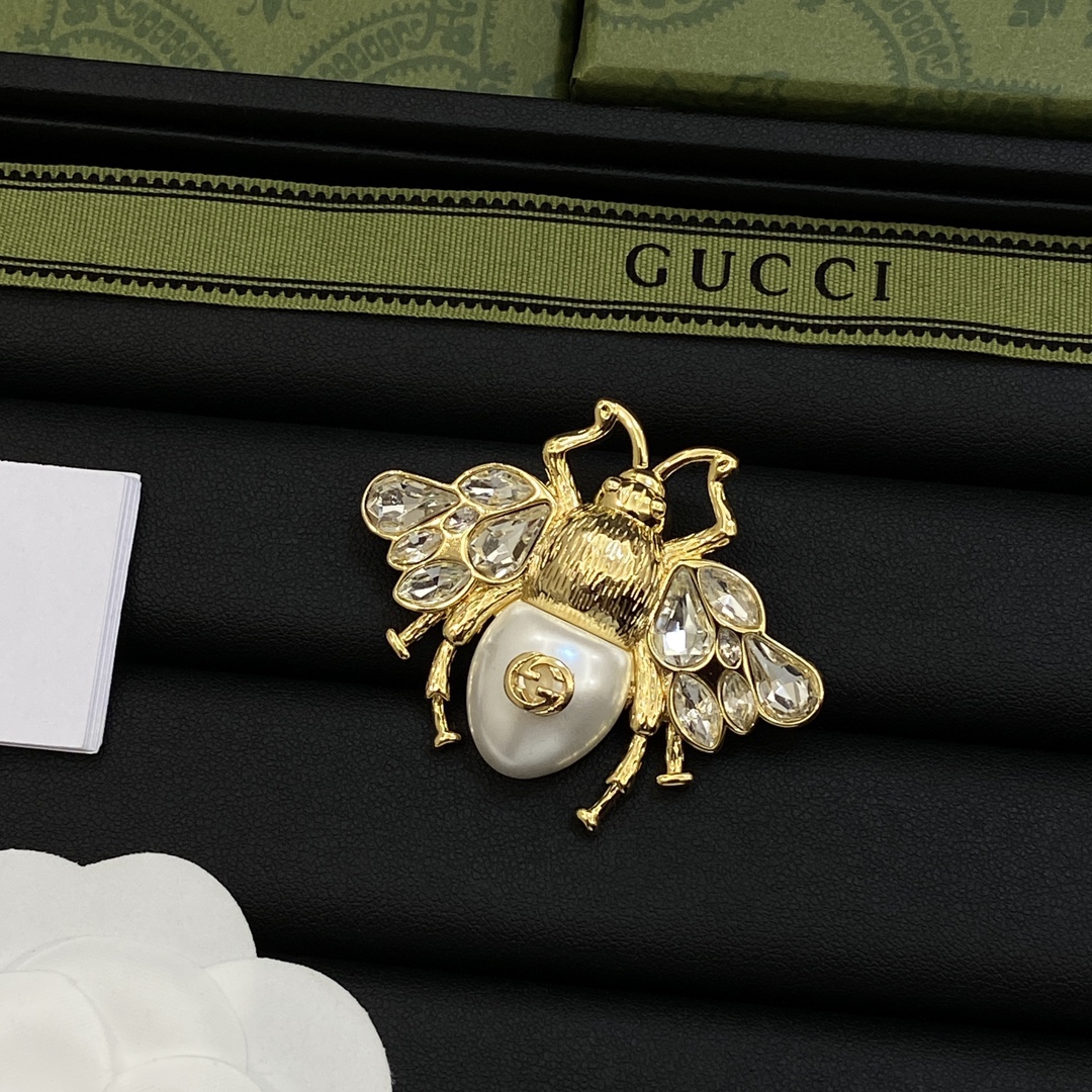 TOP GUCCI Bee Brooch - Gold