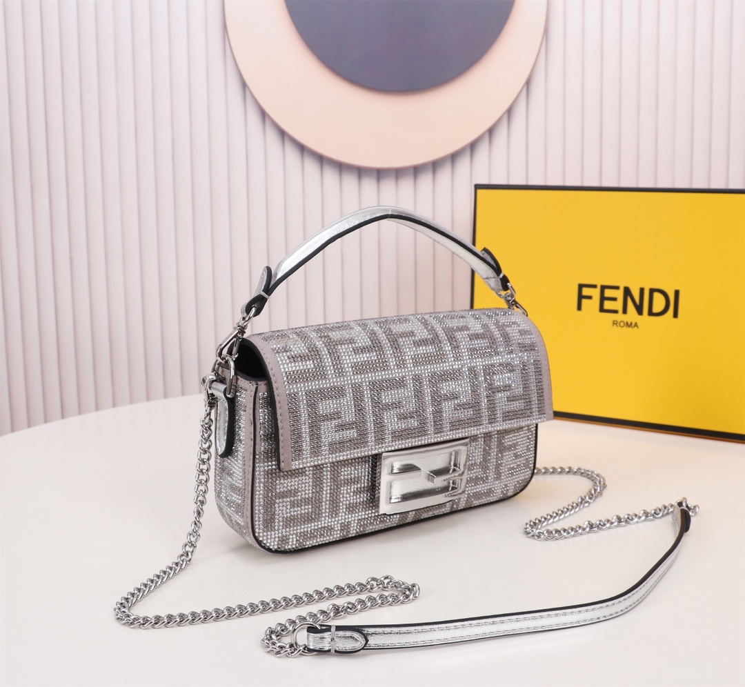 TOP FENDI Full Diamond Mini Baguette Bag 18×4×11cm - Silvery