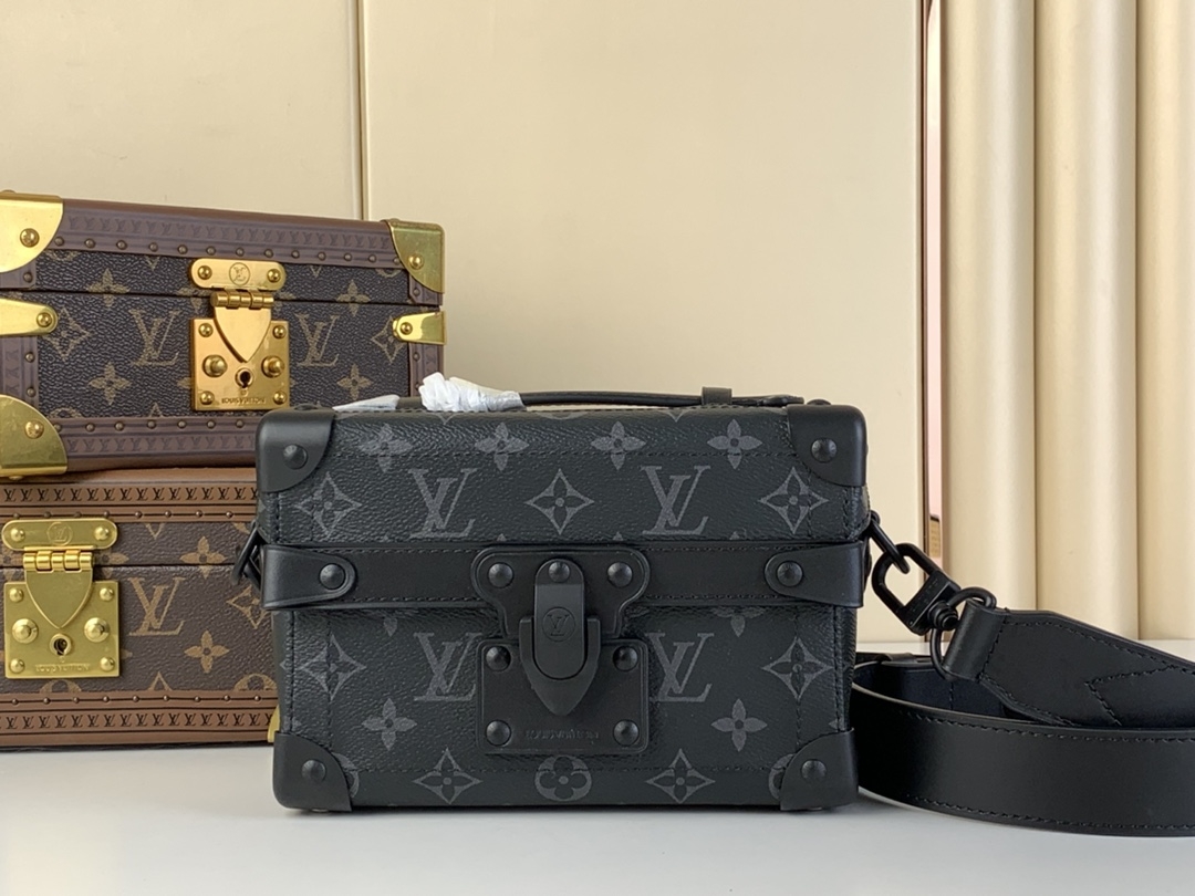 TOP Louis Vuitton LV Soul Trunk Bag Monogram Eclipse 19x15x7cm - Black